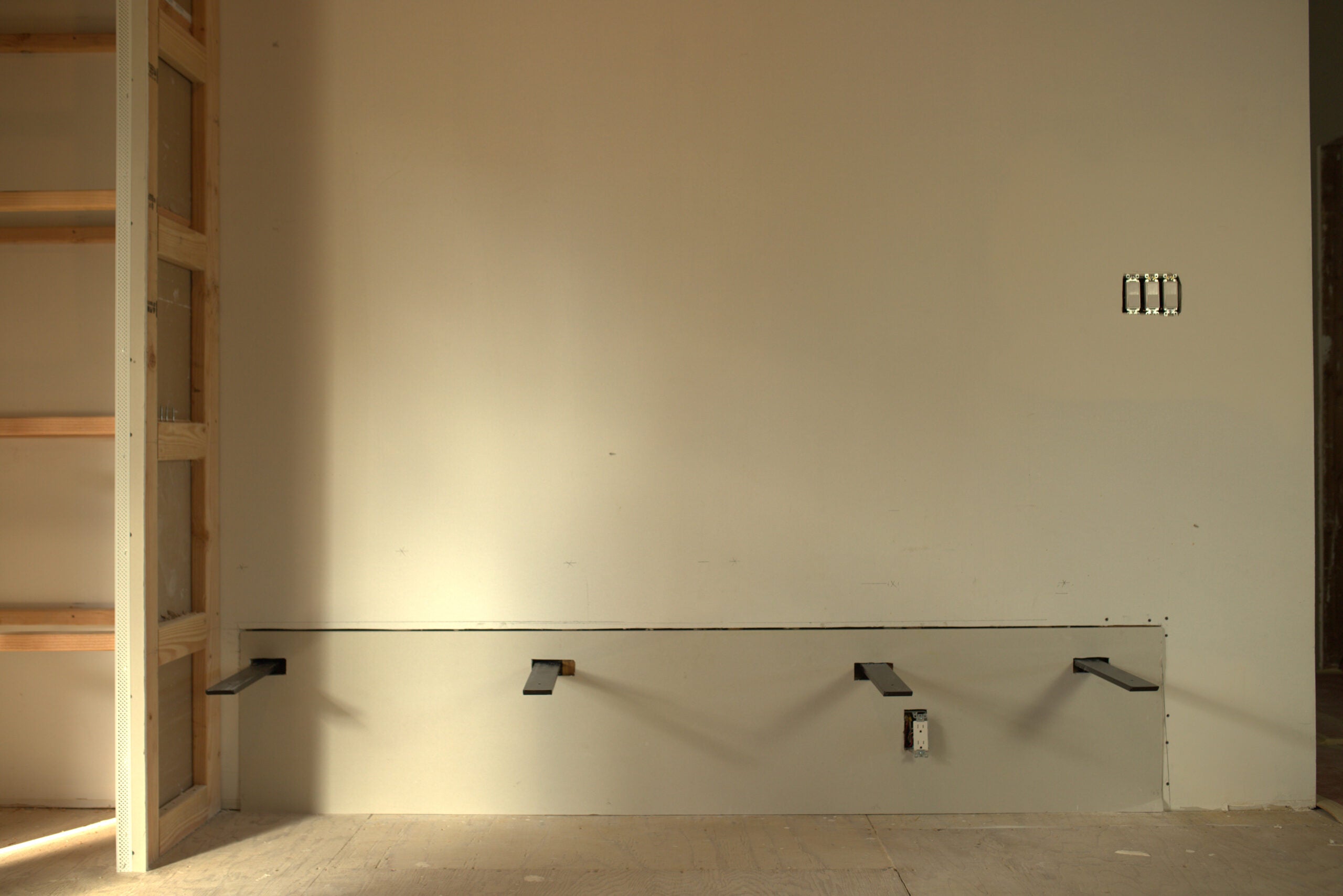 Heavy Duty Floating Shelf Bracket