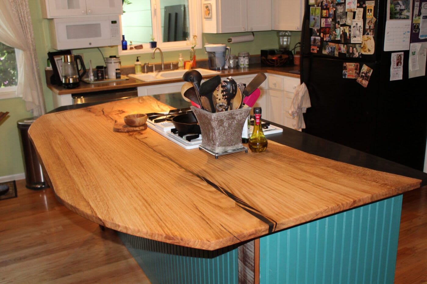 Wooden and epoxy countertop