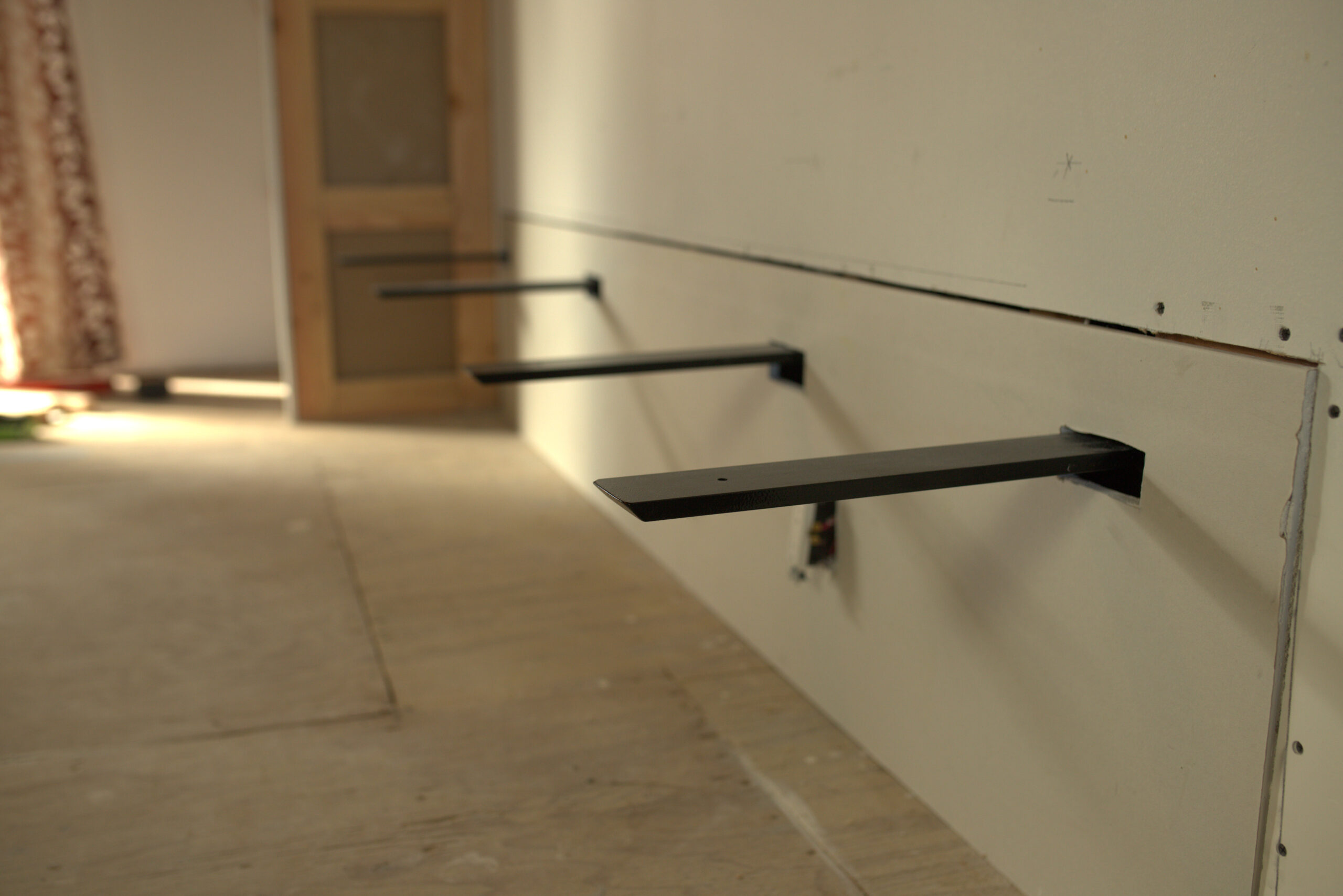 Shelf brackets discount with hanging rail